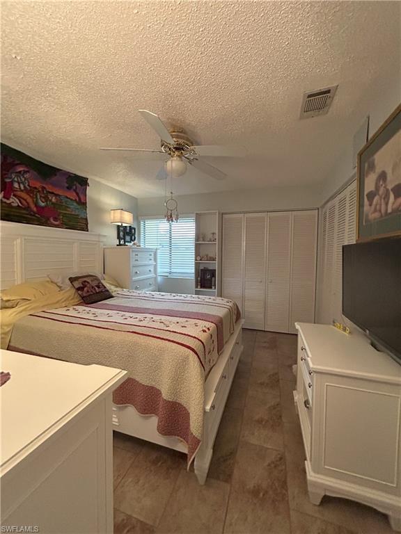 FOXMOOR LAKES - Residential Lease