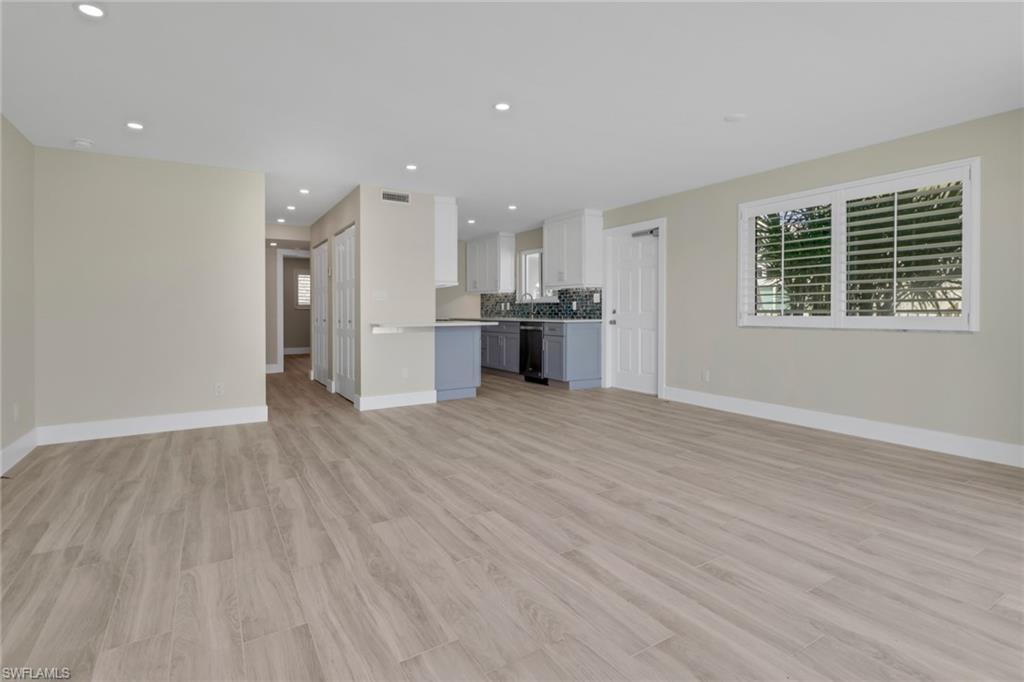 YACHT HARBOR MANOR - Residential Lease