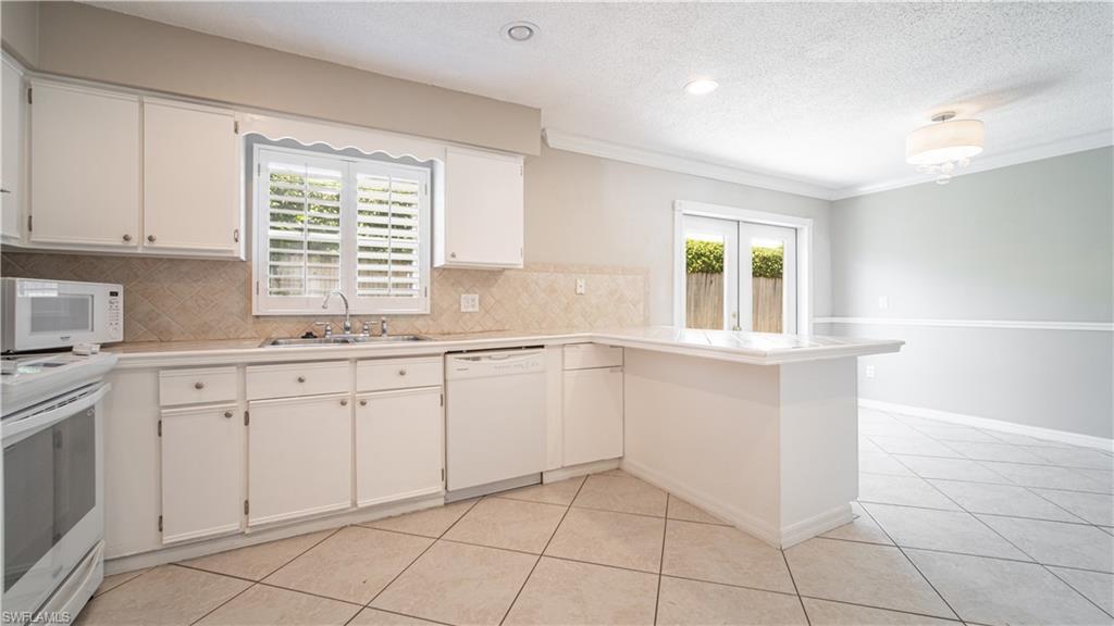 NAPLES PARK - Residential