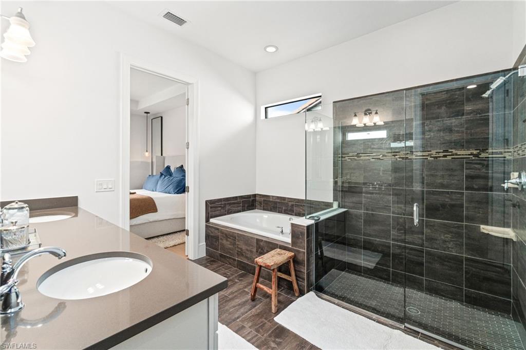 CAMDEN LAKES - Residential