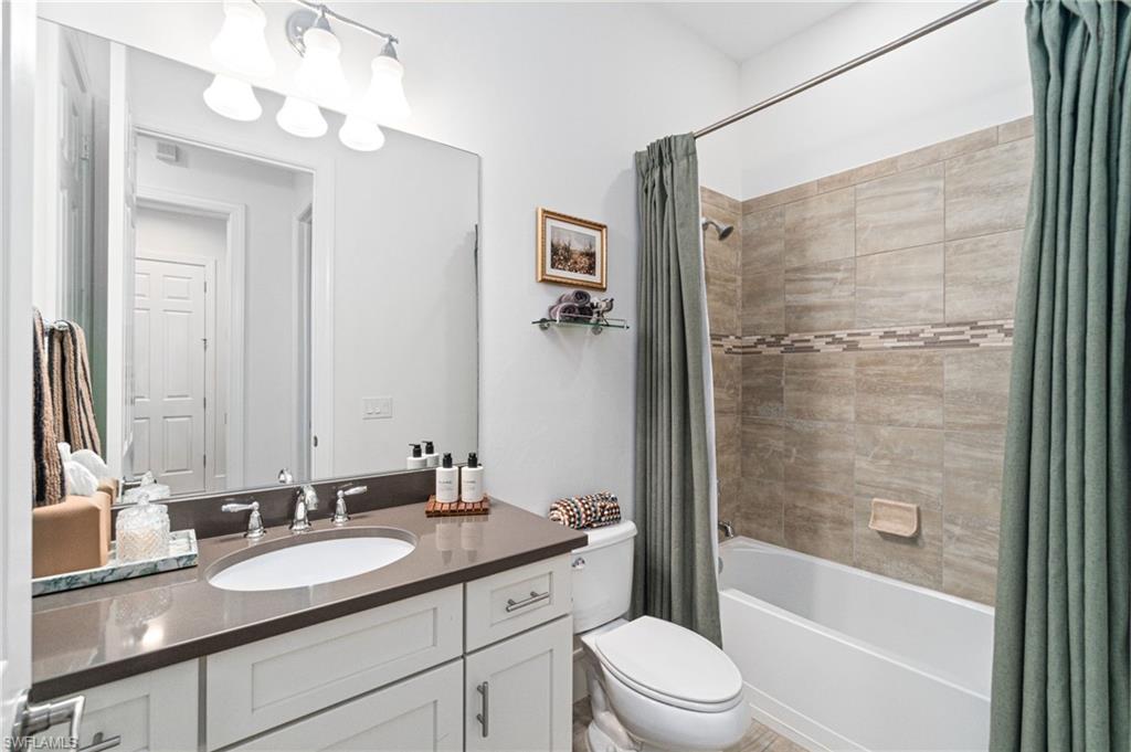 CAMDEN LAKES - Residential