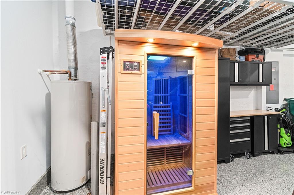 CAMDEN LAKES - Residential