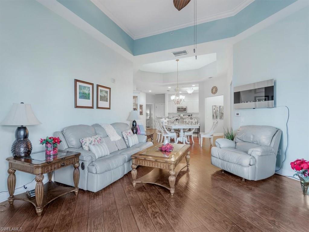 ST. TROPEZ - Residential