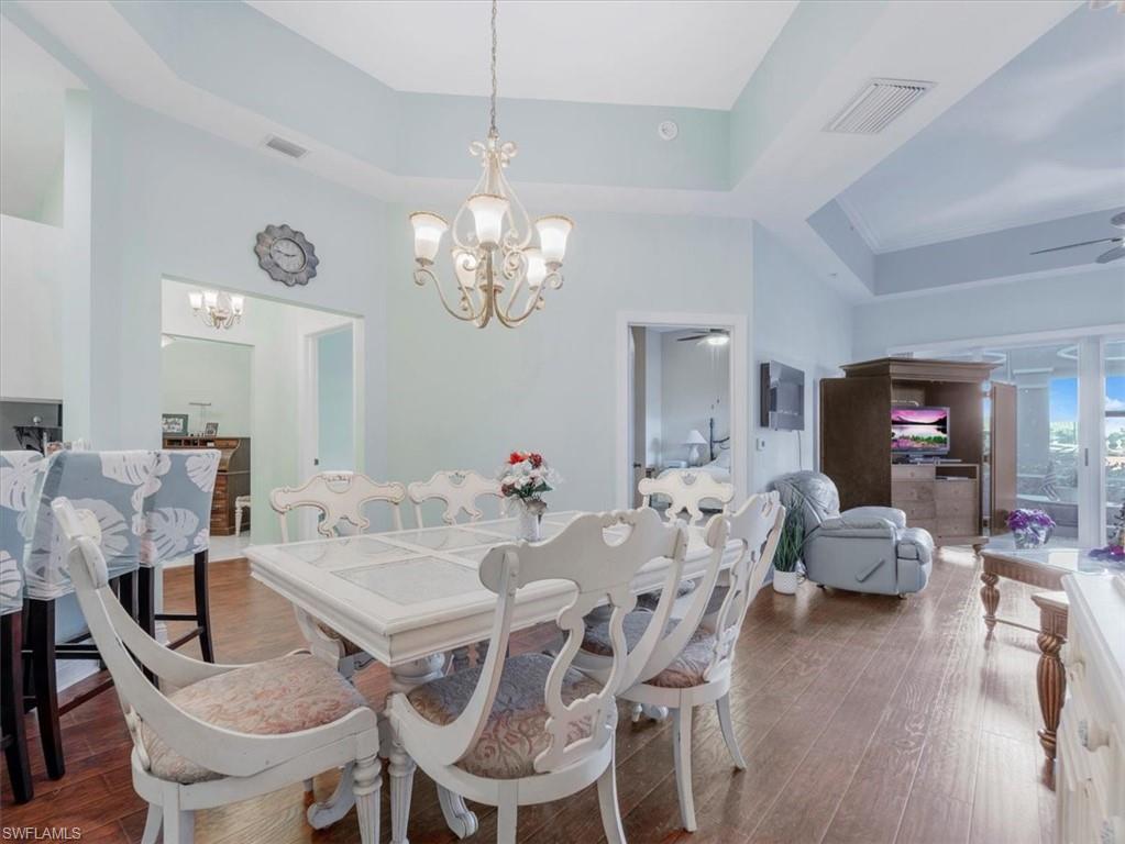 ST. TROPEZ - Residential