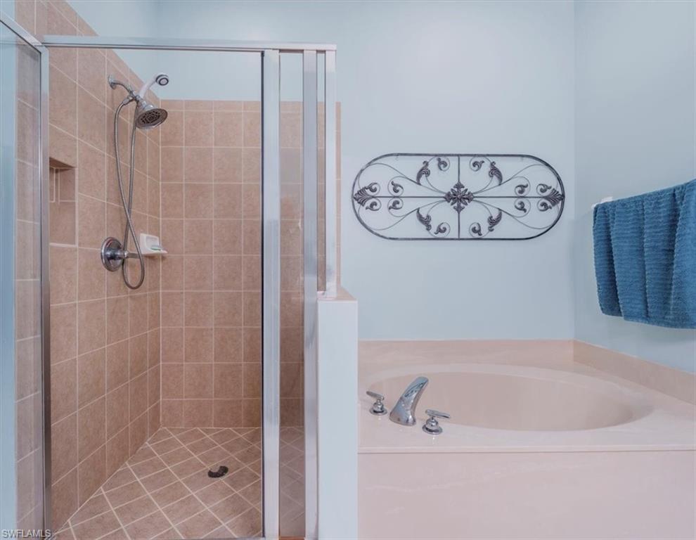 ST. TROPEZ - Residential