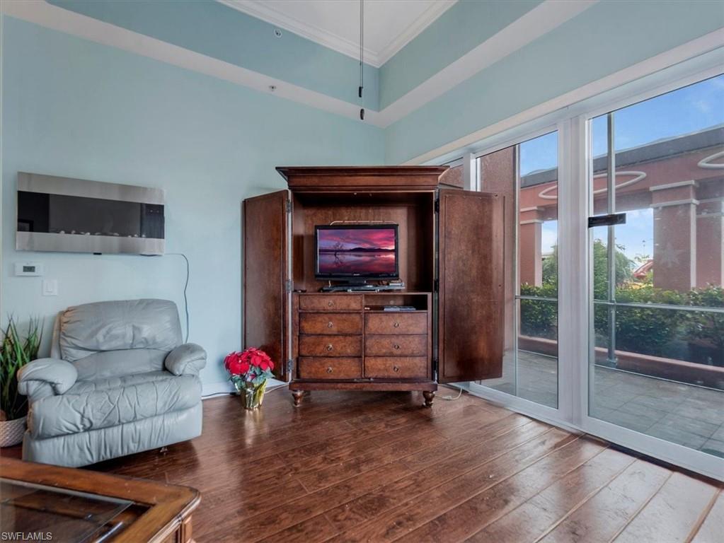 ST. TROPEZ - Residential