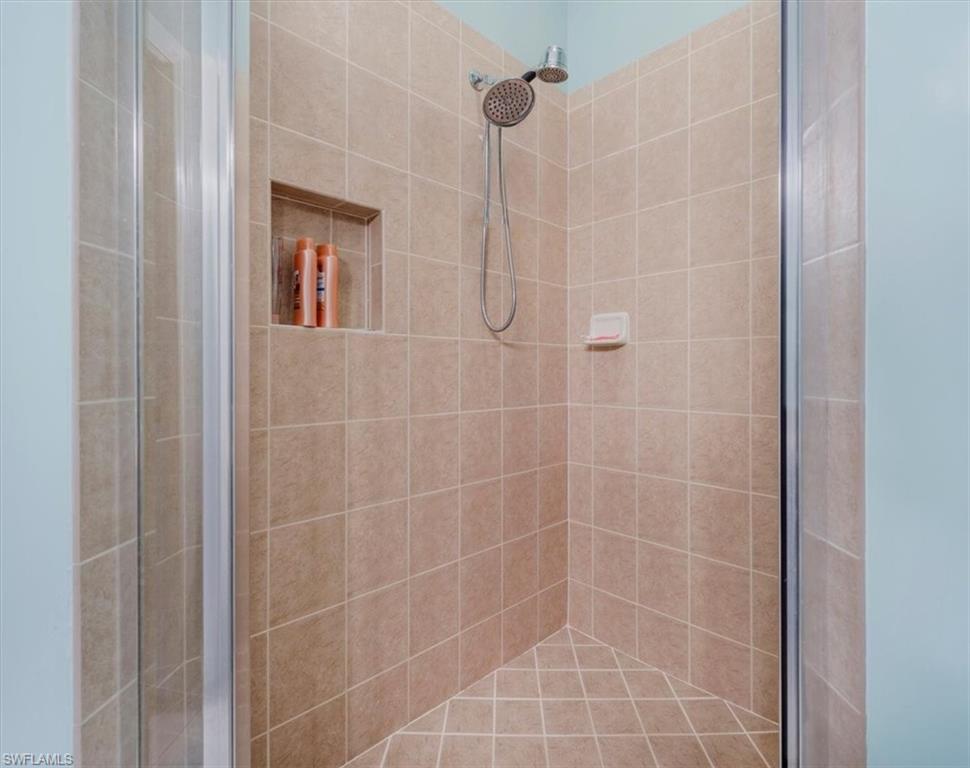 ST. TROPEZ - Residential