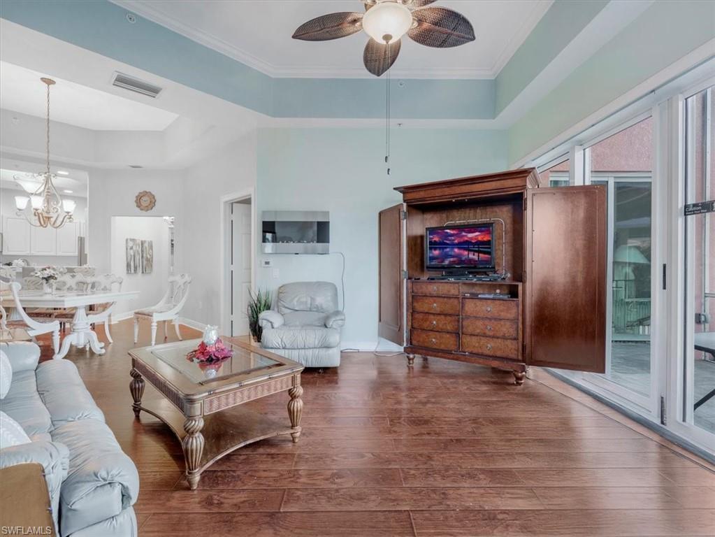 ST. TROPEZ - Residential