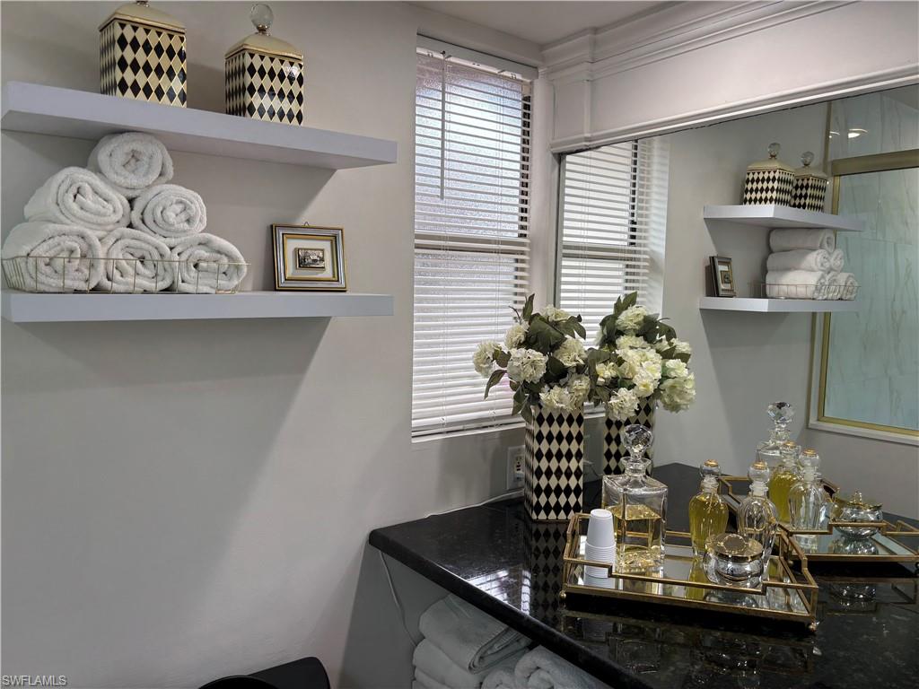 OAKES ESTATES - Residential Lease