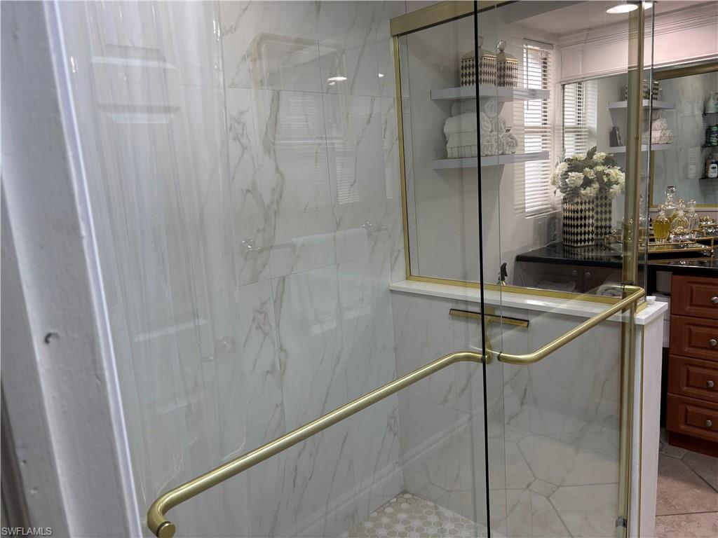 OAKES ESTATES - Residential Lease