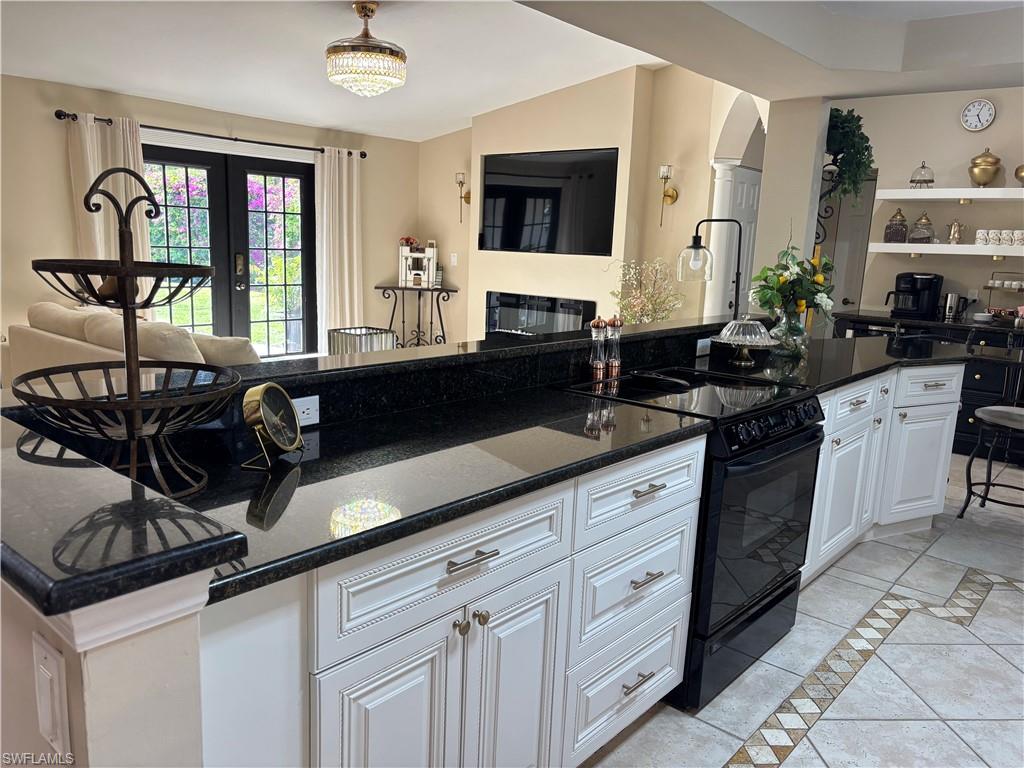 OAKES ESTATES - Residential Lease