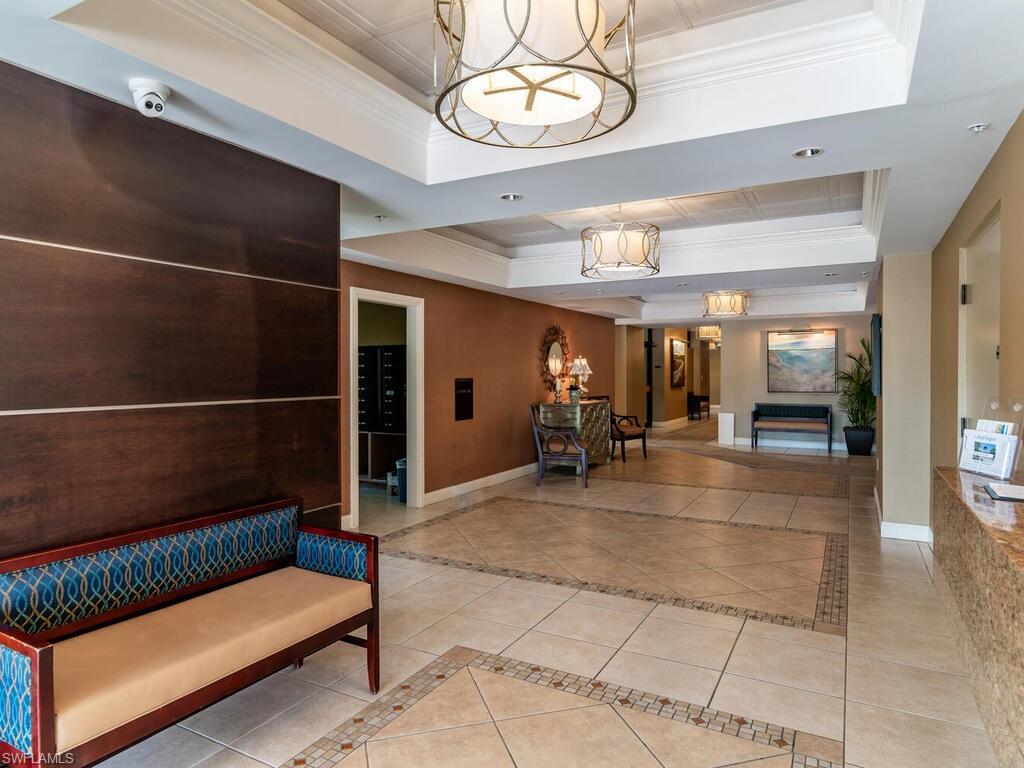 ROYAL SEAFARER - Residential