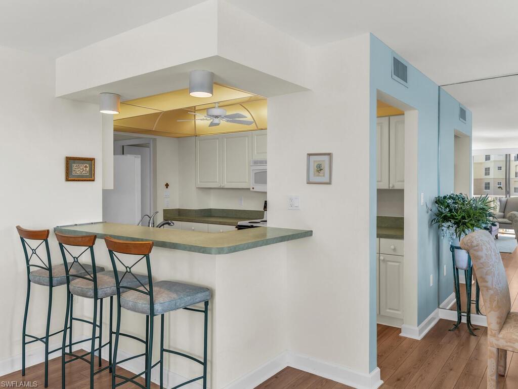 ROYAL SEAFARER - Residential