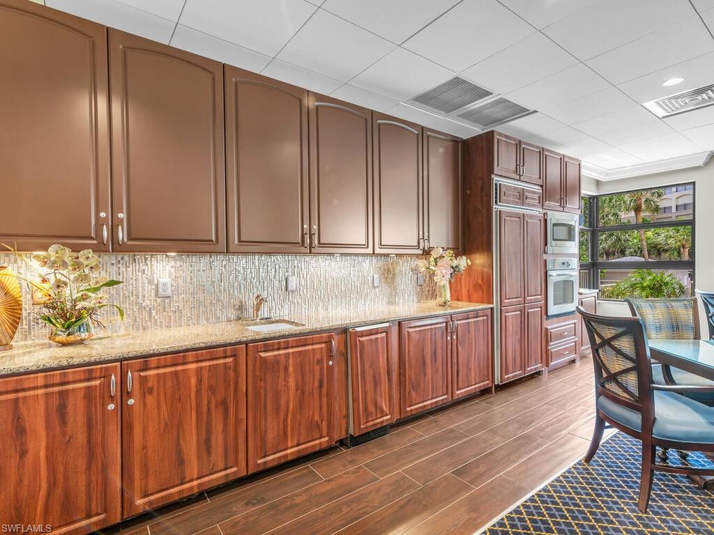 ROYAL SEAFARER - Residential