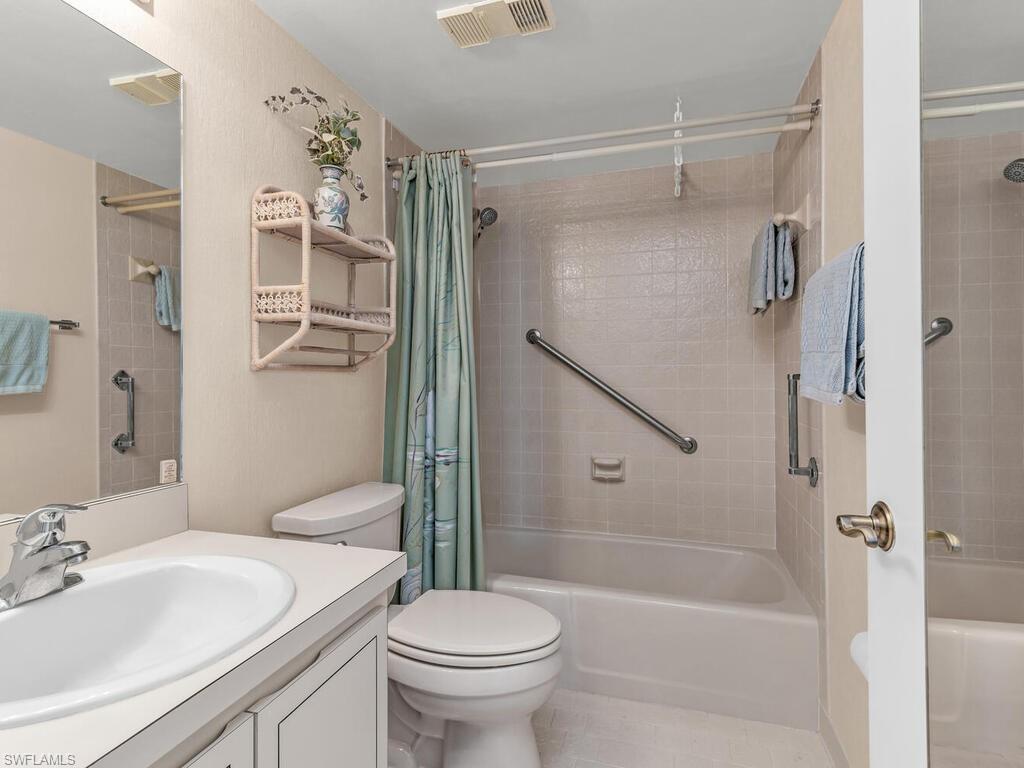 ROYAL SEAFARER - Residential