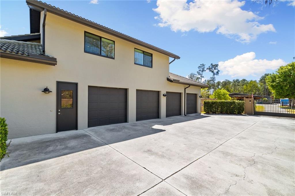 LIVINGSTON WOODS - Residential