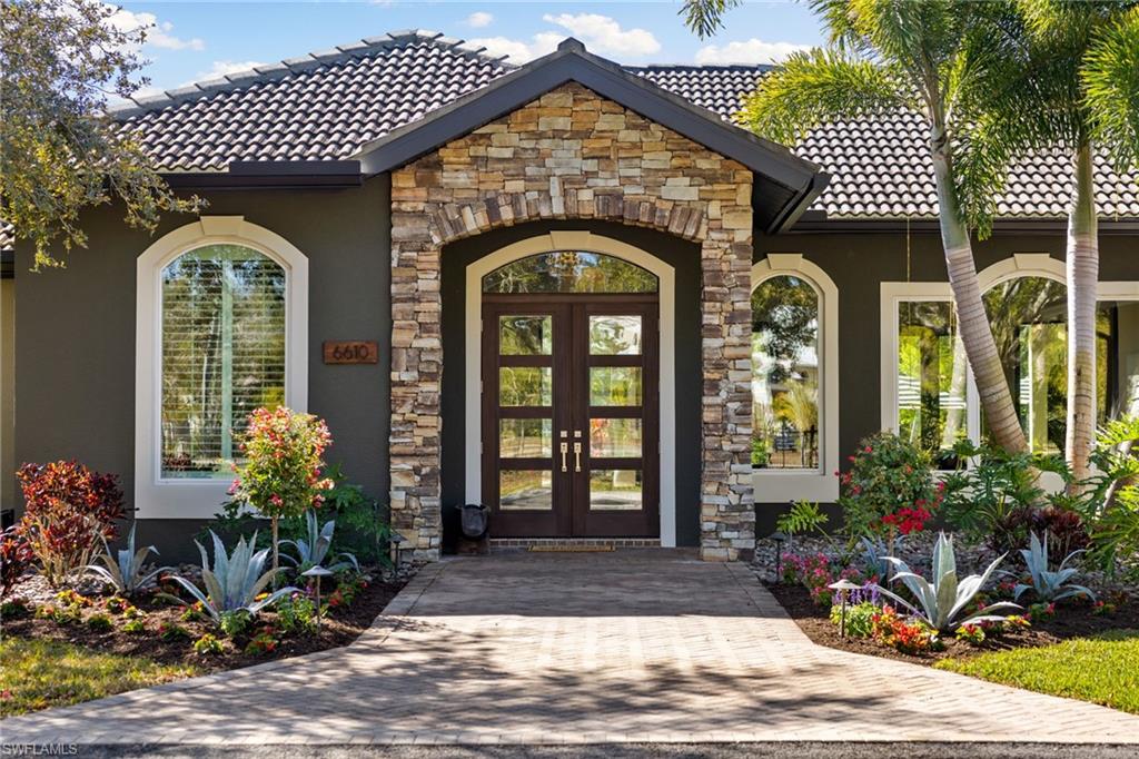 LIVINGSTON WOODS - Residential