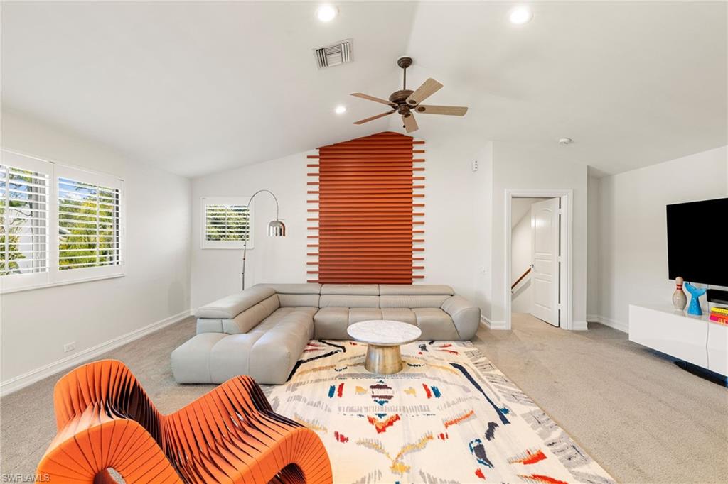 LIVINGSTON WOODS - Residential