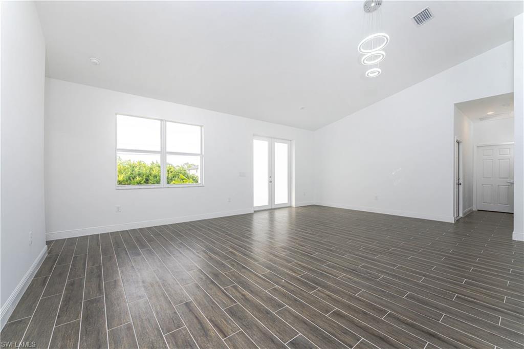 SOUTH GULF COVE - Residential