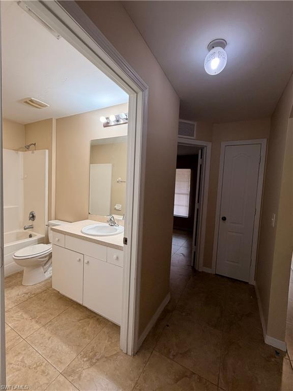 TWIN LAKE ESTATES - Residential Lease