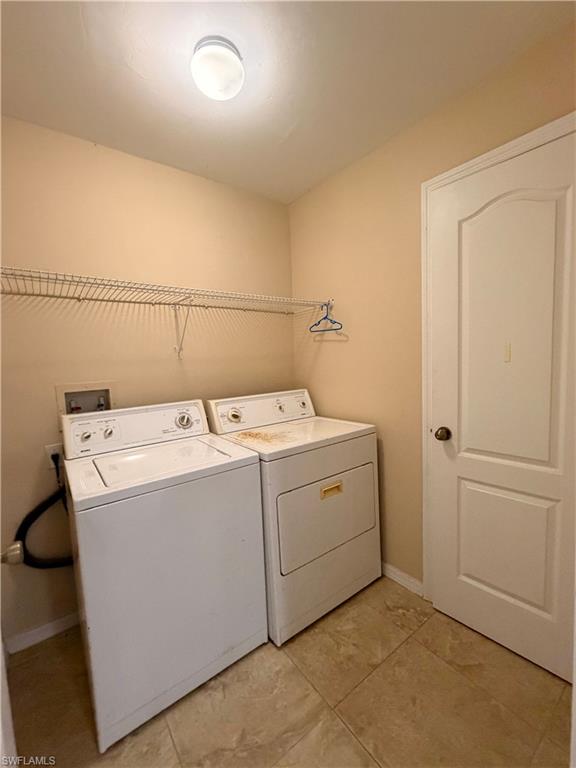 TWIN LAKE ESTATES - Residential Lease