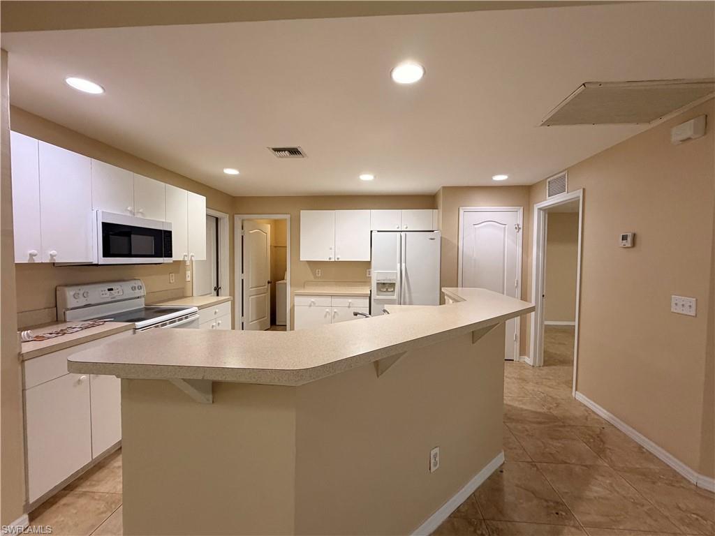 TWIN LAKE ESTATES - Residential Lease