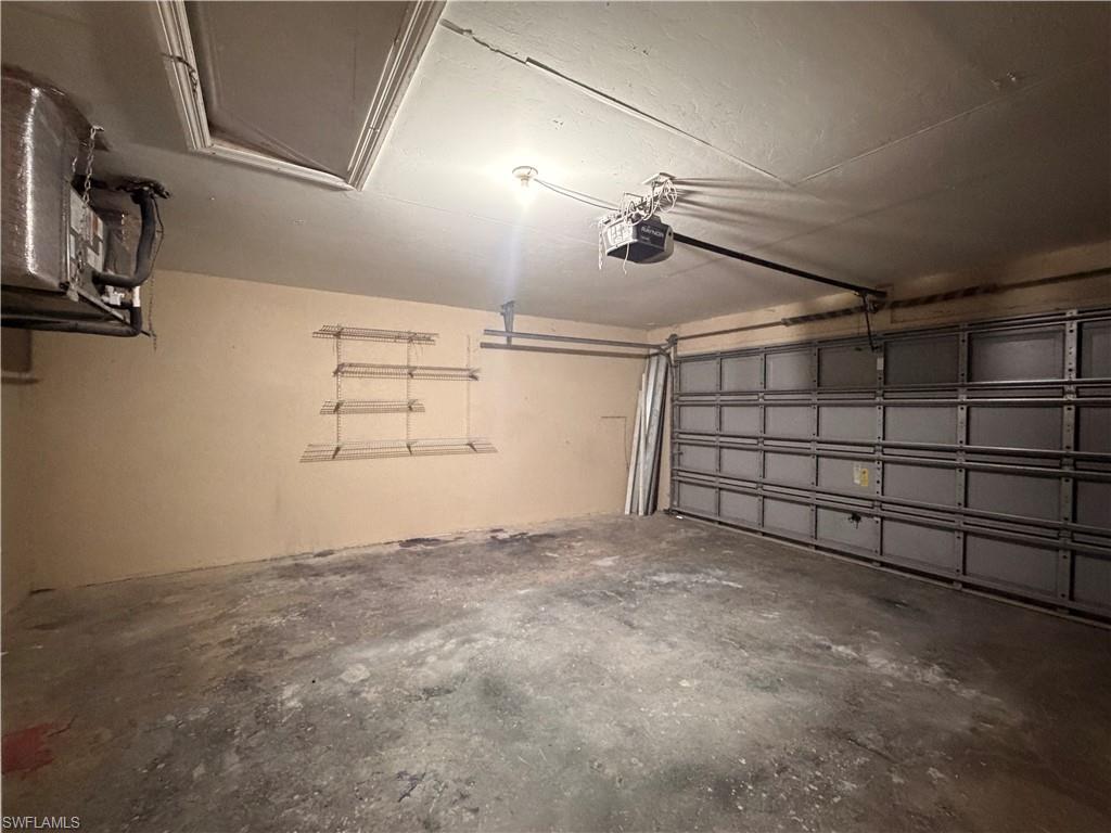 TWIN LAKE ESTATES - Residential Lease