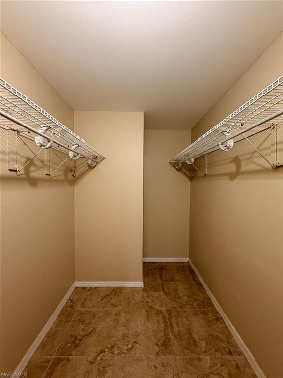 TWIN LAKE ESTATES - Residential Lease