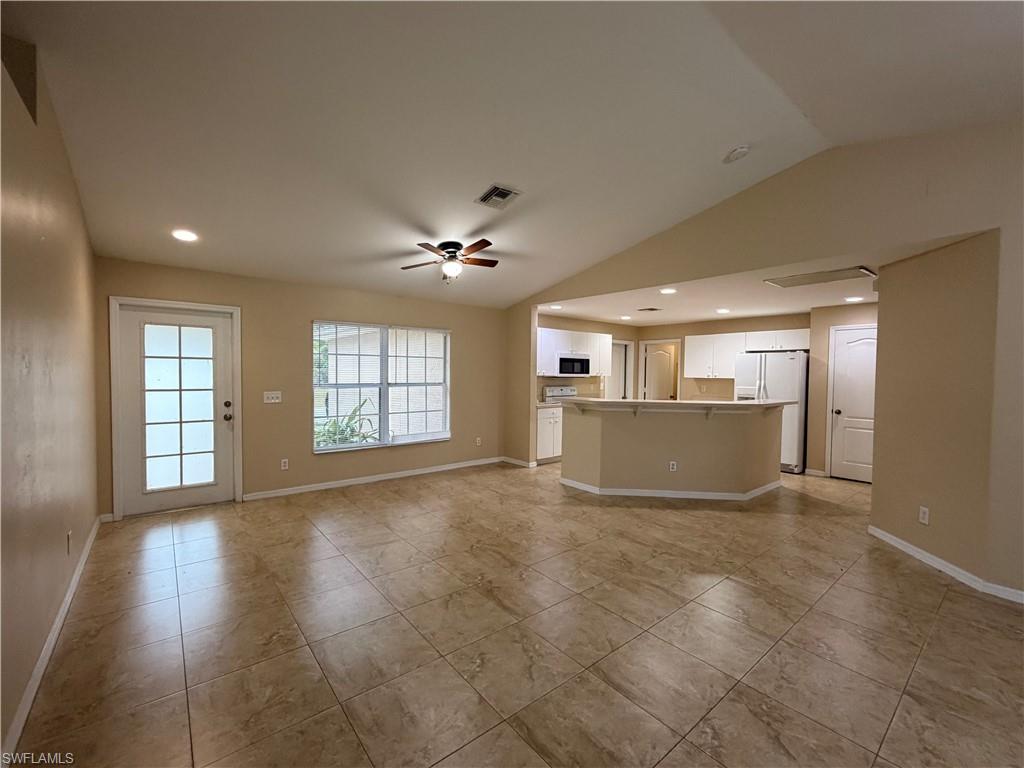 TWIN LAKE ESTATES - Residential Lease