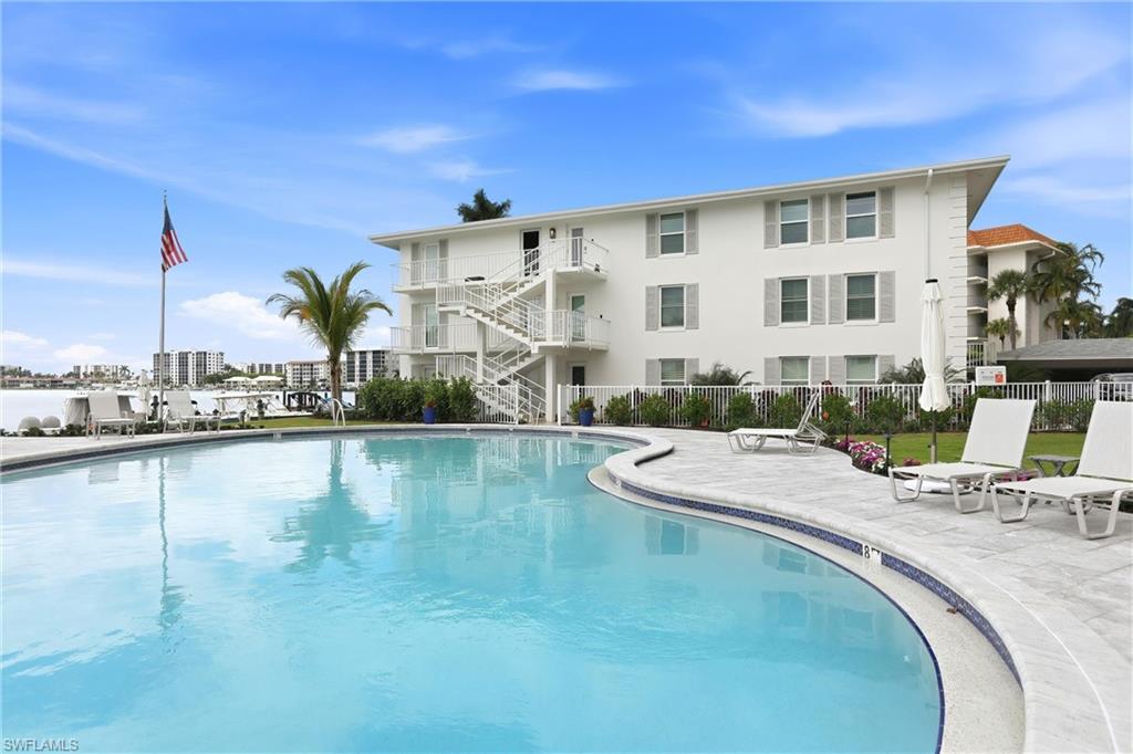 MOORINGS BAY APTS - Residential