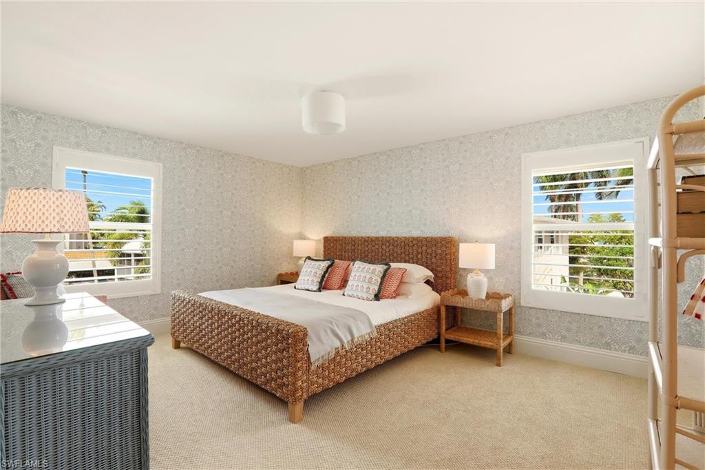 MOORINGS BAY APTS - Residential