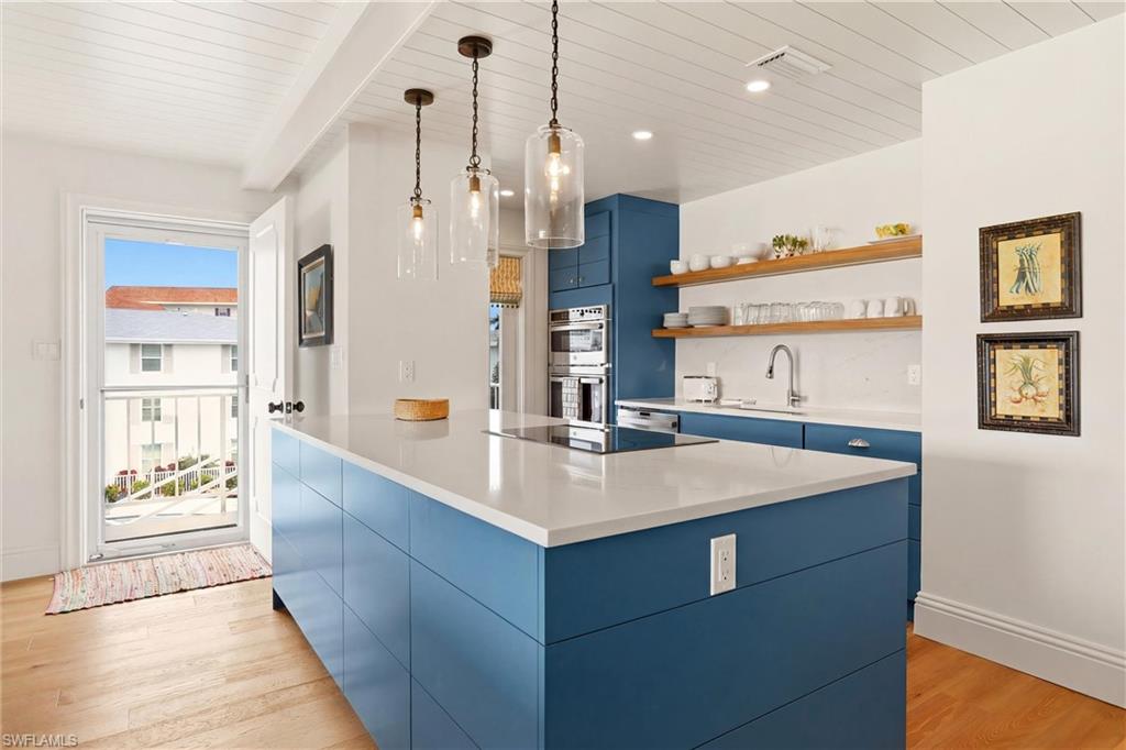 MOORINGS BAY APTS - Residential