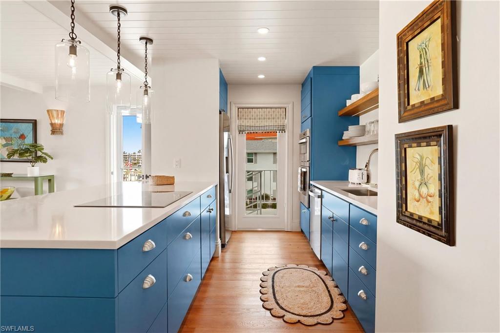 MOORINGS BAY APTS - Residential