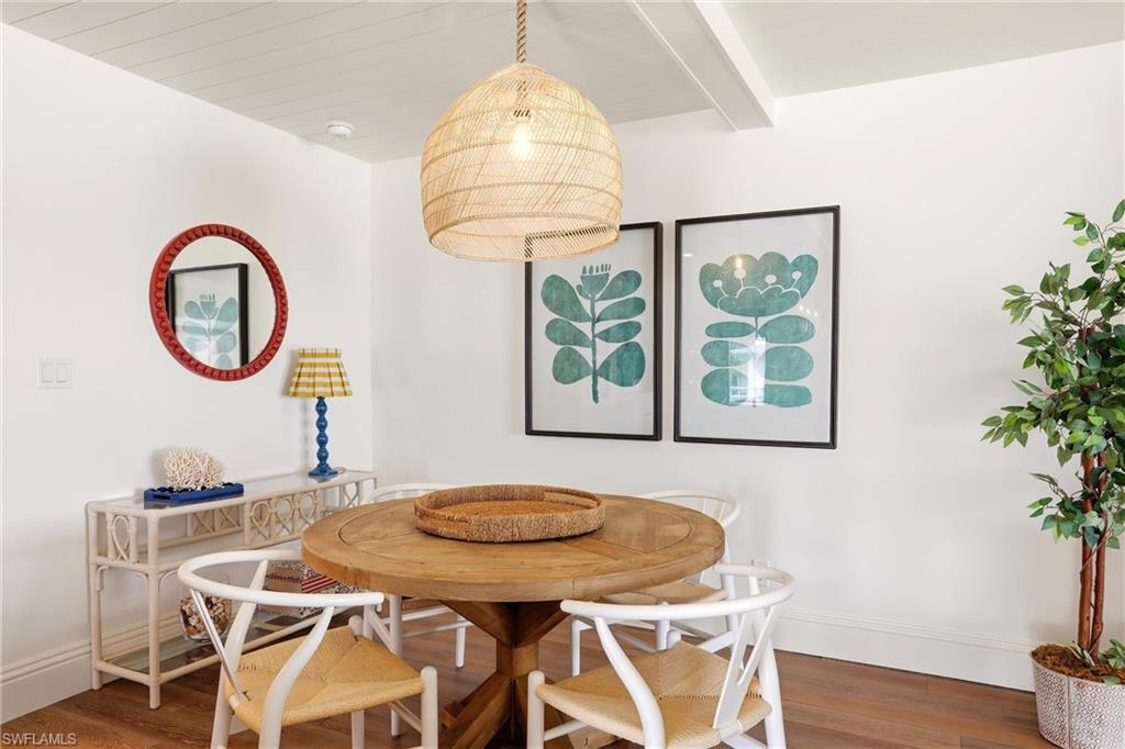 MOORINGS BAY APTS - Residential