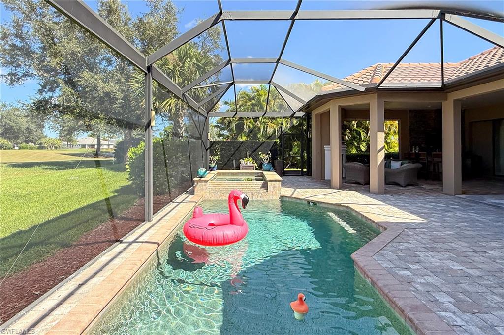 COUNTRY CLUB - Residential