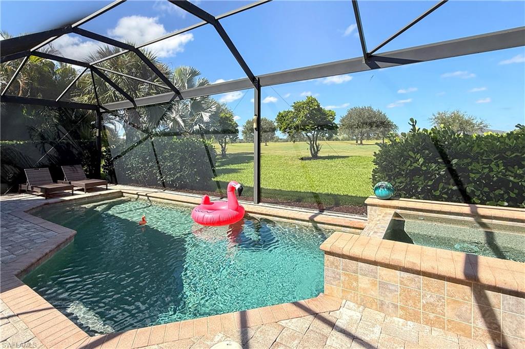 COUNTRY CLUB - Residential