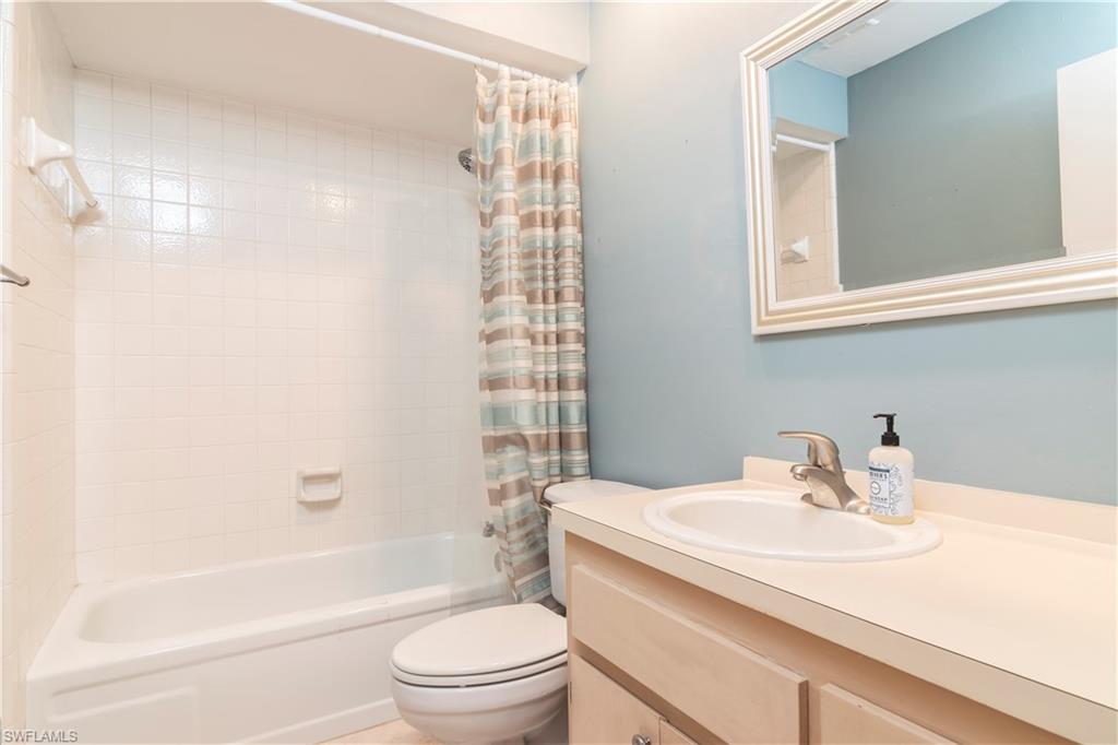 LAKEWOOD VILLAS - Residential