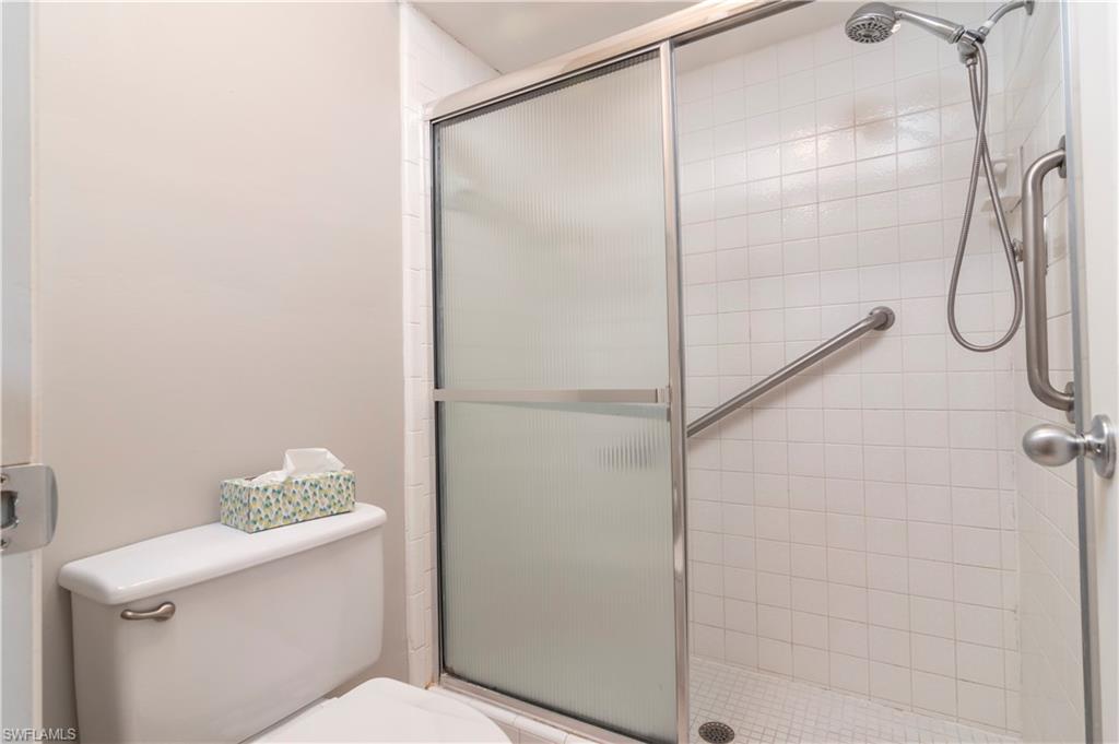 LAKEWOOD VILLAS - Residential