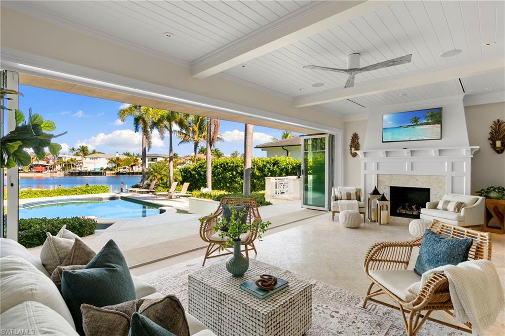 AQUALANE SHORES - Residential