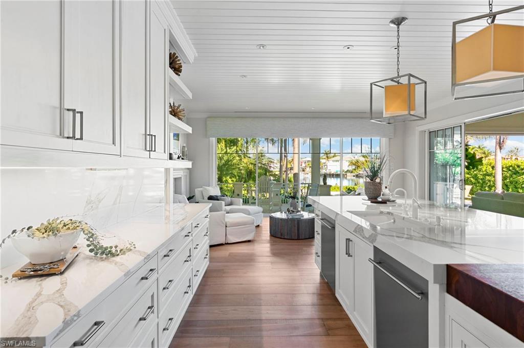 AQUALANE SHORES - Residential