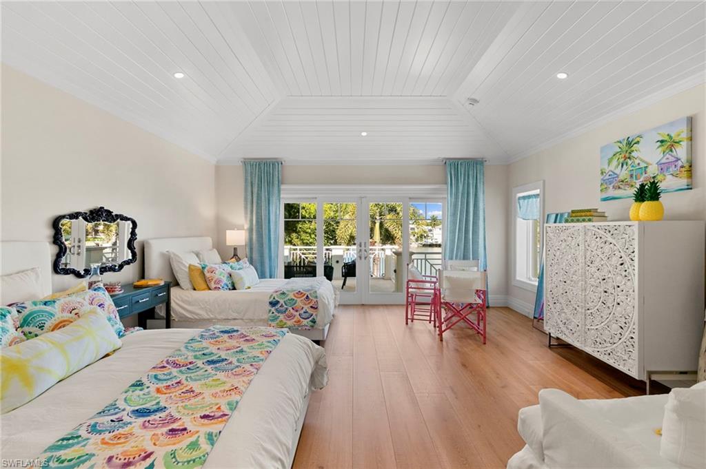 AQUALANE SHORES - Residential