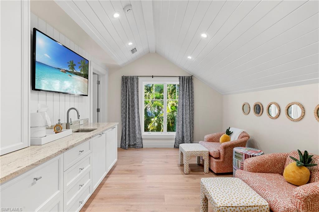 AQUALANE SHORES - Residential