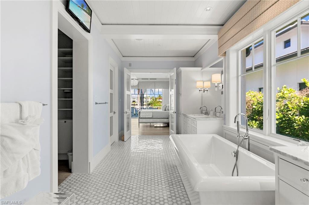 AQUALANE SHORES - Residential