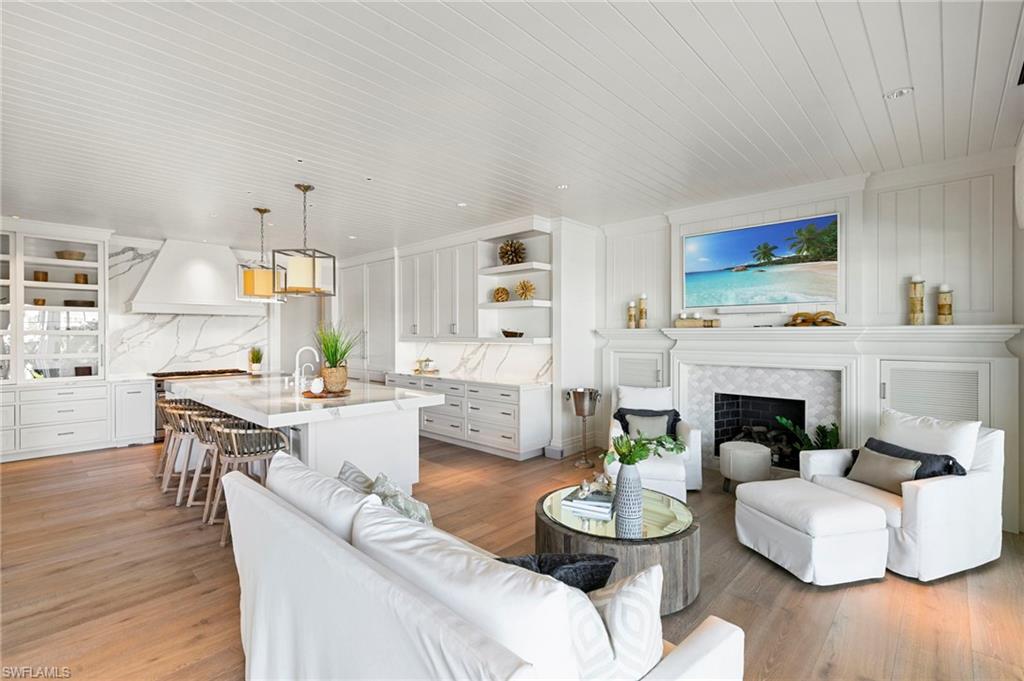 AQUALANE SHORES - Residential