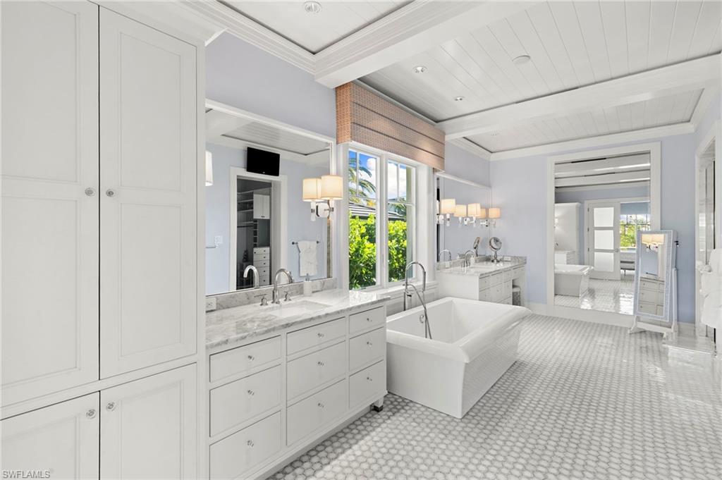 AQUALANE SHORES - Residential