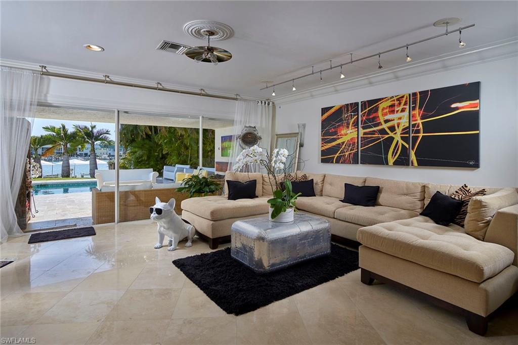 MOORINGS - Residential