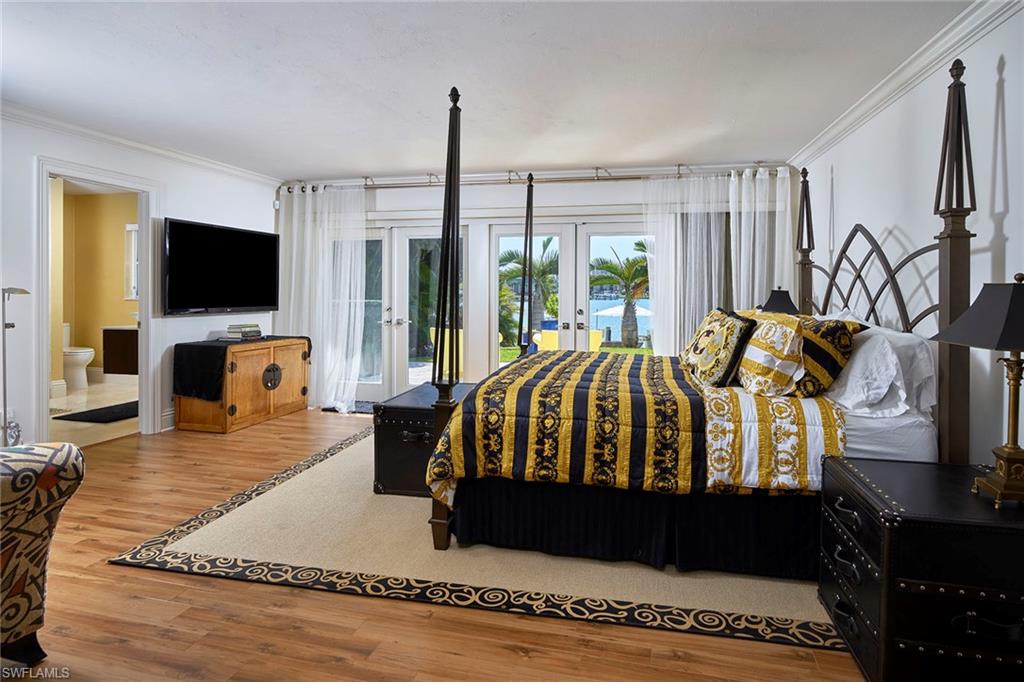 MOORINGS - Residential