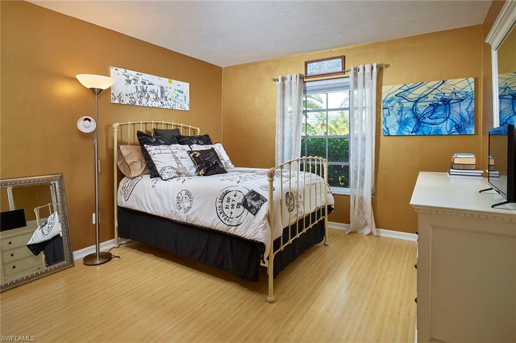 MOORINGS - Residential