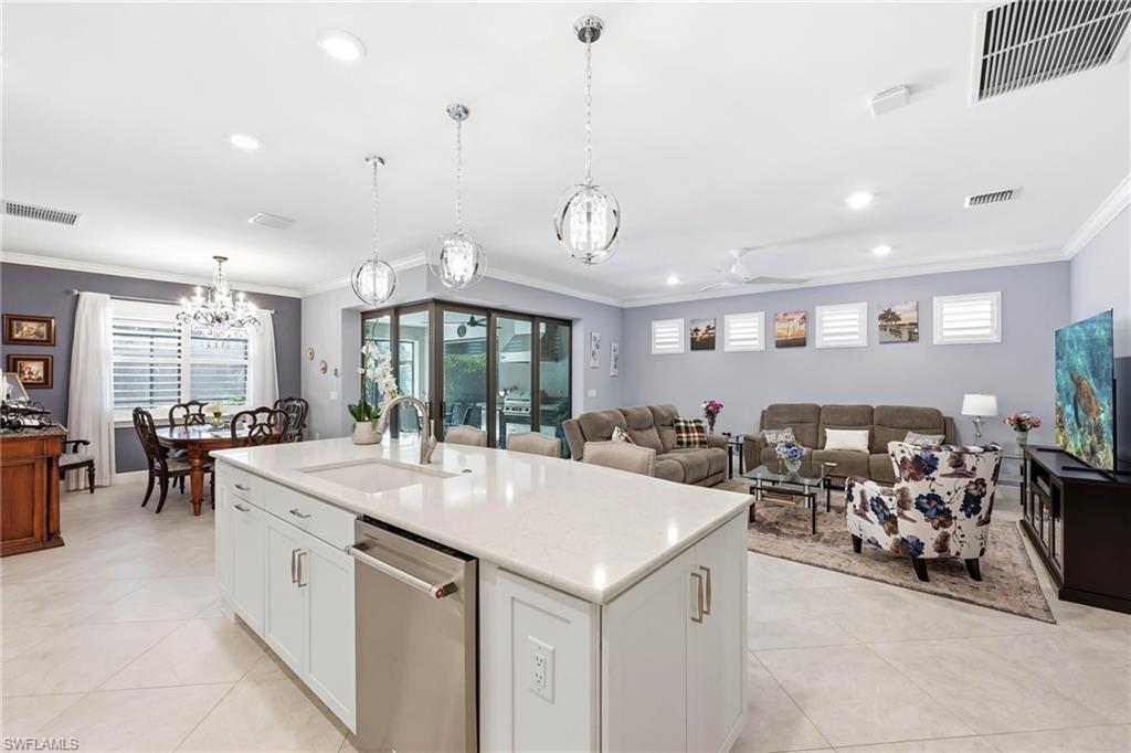 WINDING CYPRESS - Residential