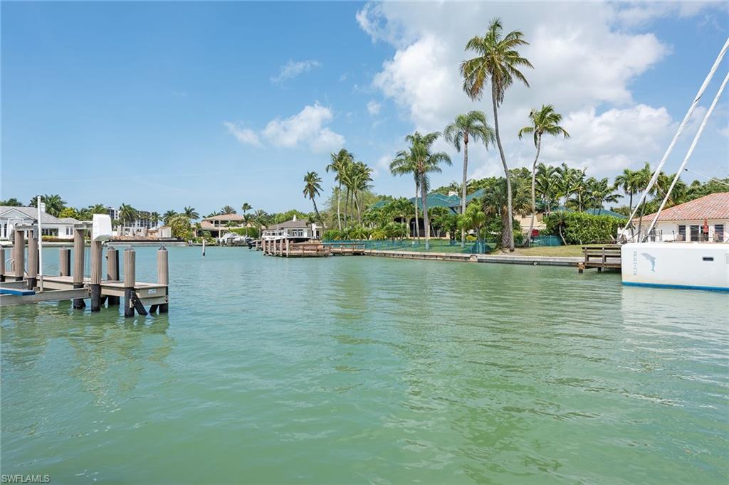 MOORINGS - Residential